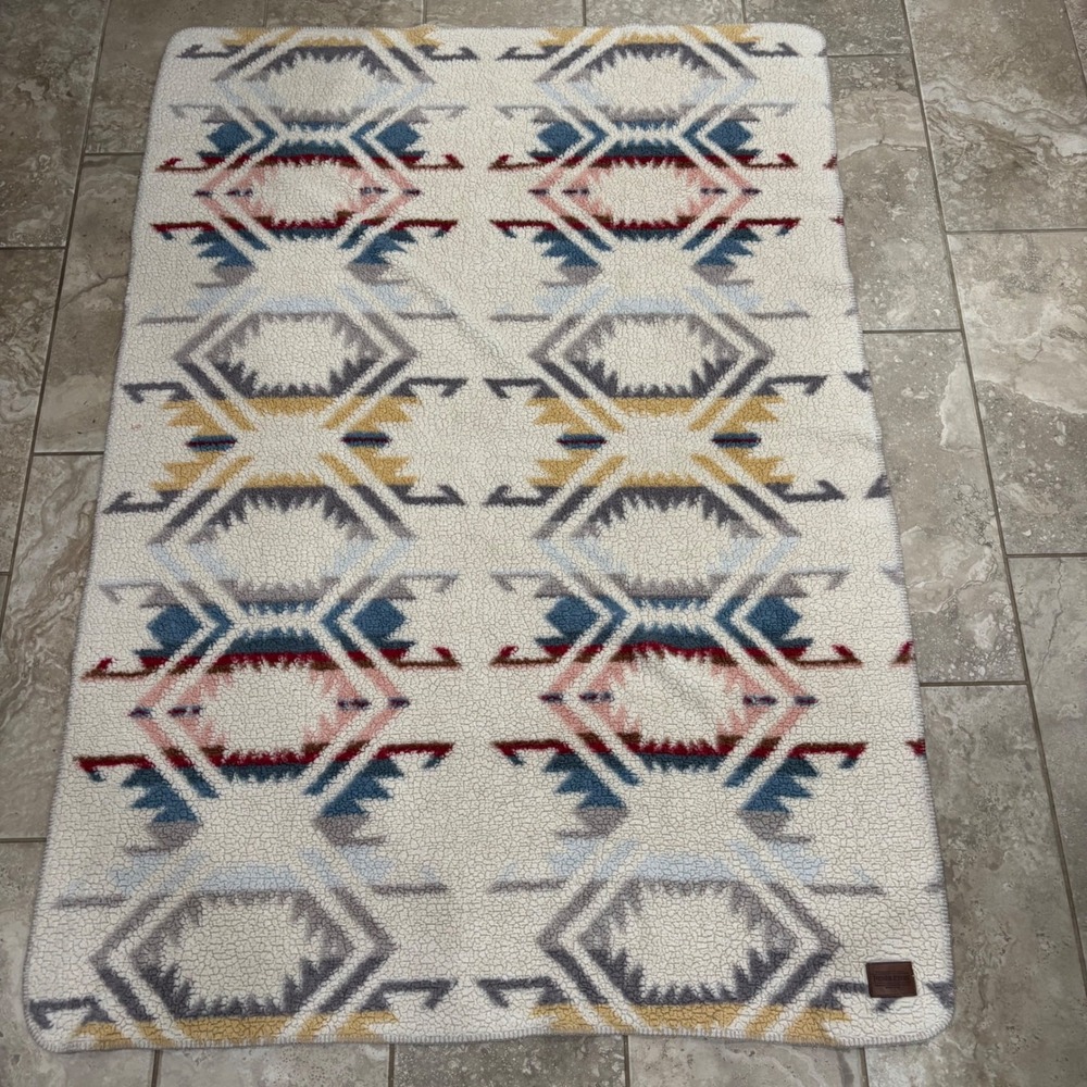 Pendleton Sherpa Fleece Throw‎ Blanket Southwestern Geometric 72 x 28 in